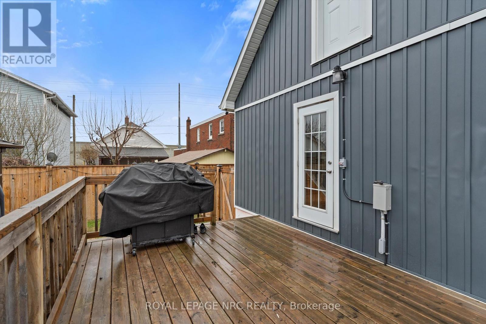 












2 CURRIE STREET

,
St. Catharines (Facer),




Ontario
L2M5M6

