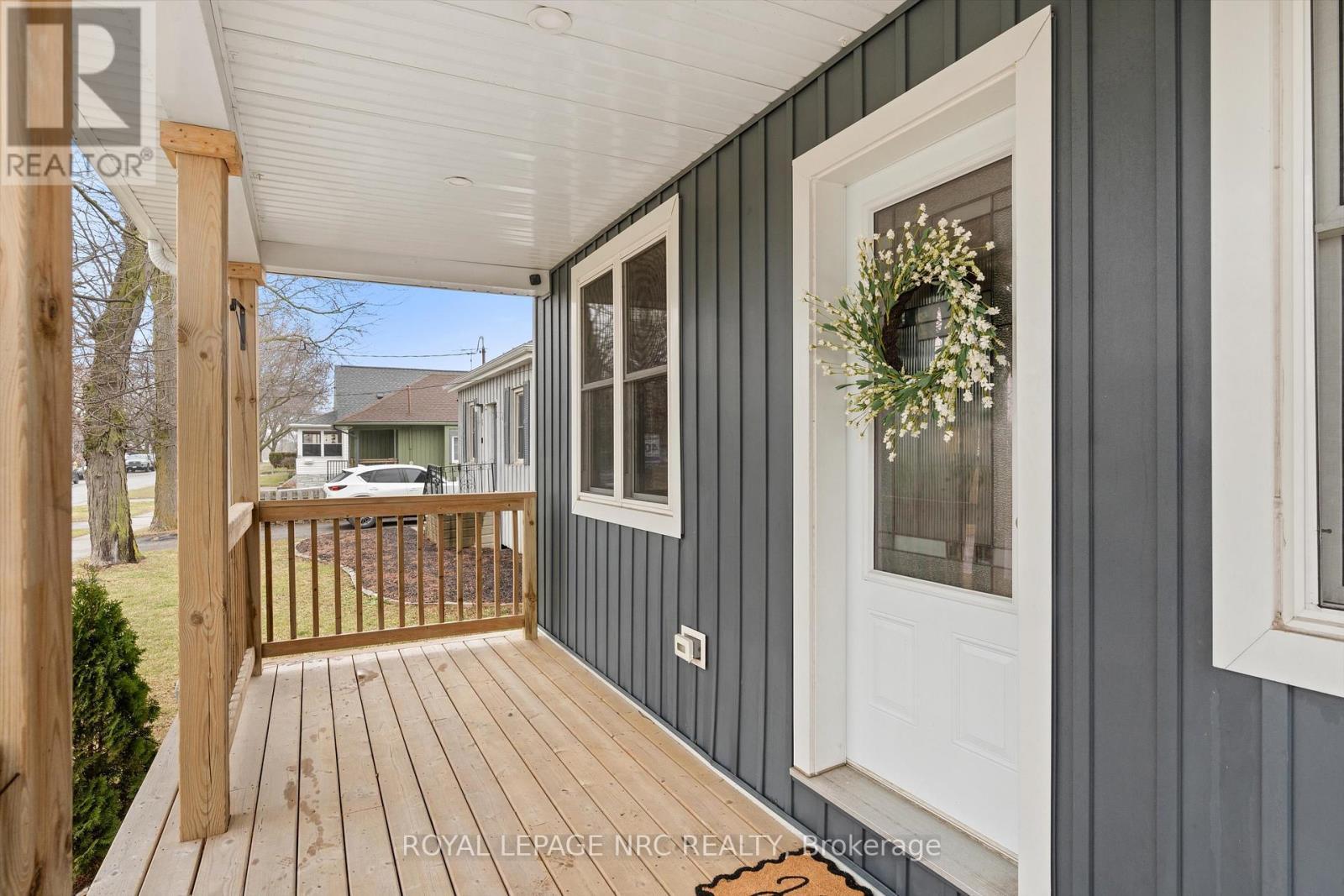 












2 CURRIE STREET

,
St. Catharines (Facer),




Ontario
L2M5M6

