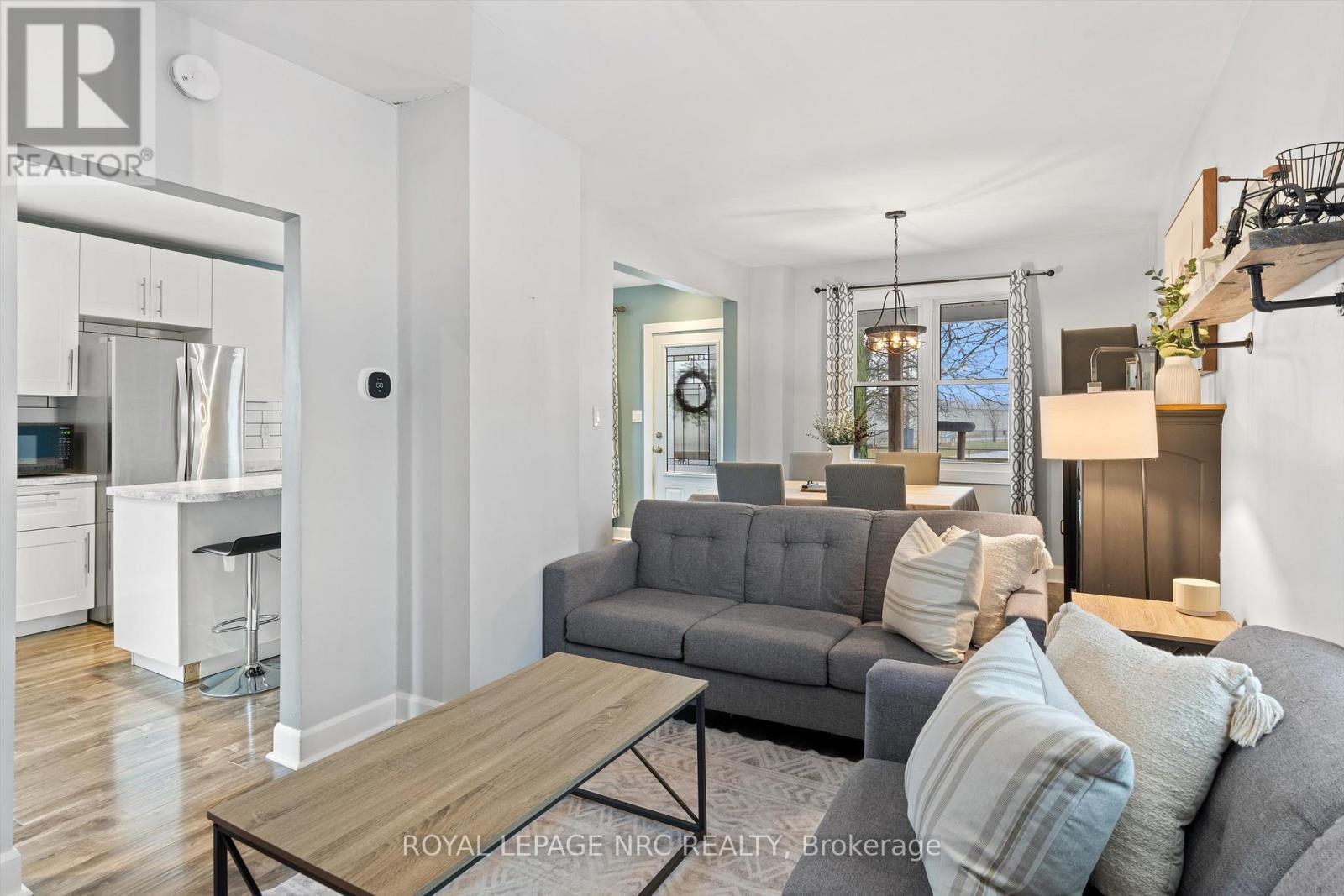 












2 CURRIE STREET

,
St. Catharines (Facer),




Ontario
L2M5M6

