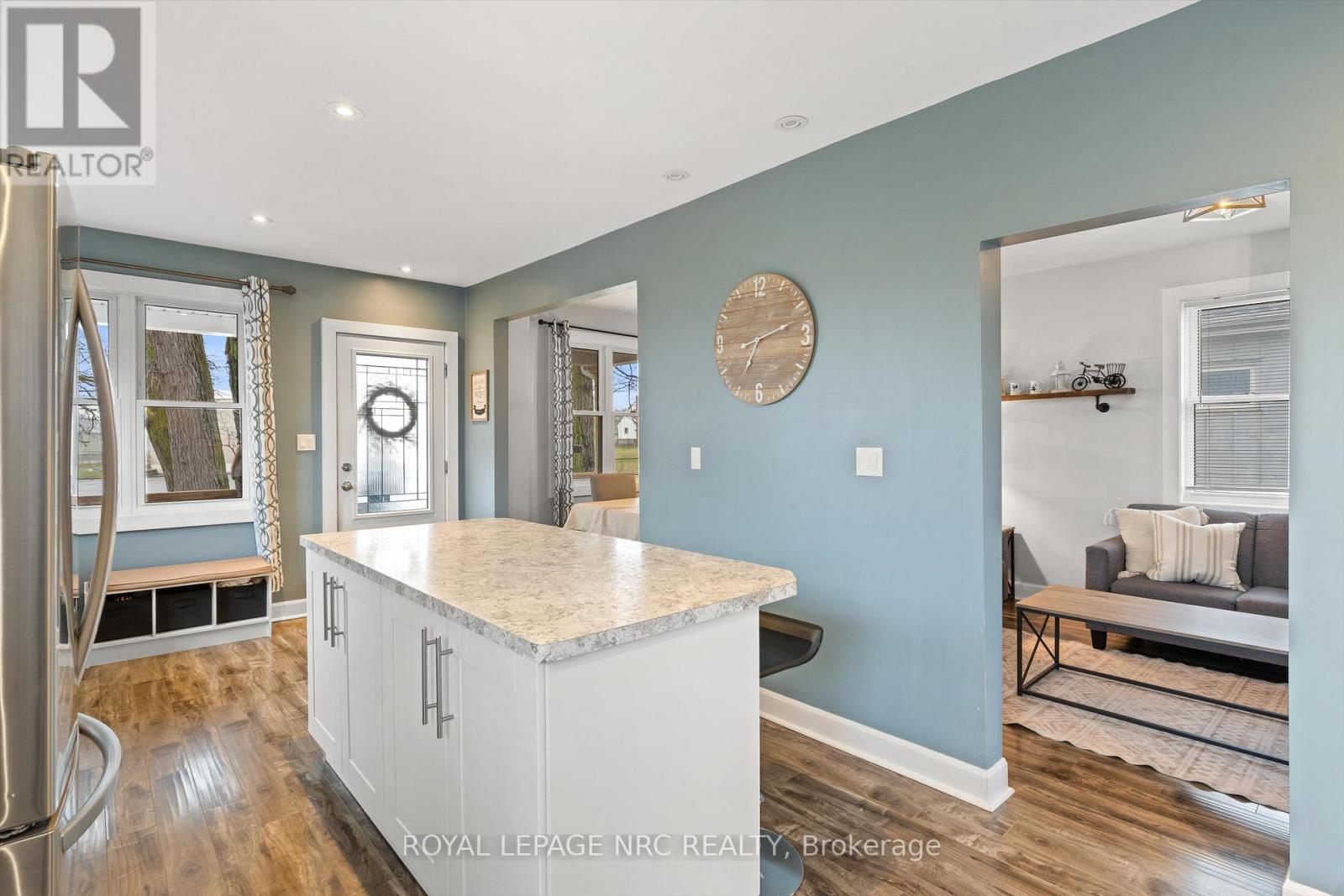 












2 CURRIE STREET

,
St. Catharines (Facer),




Ontario
L2M5M6

