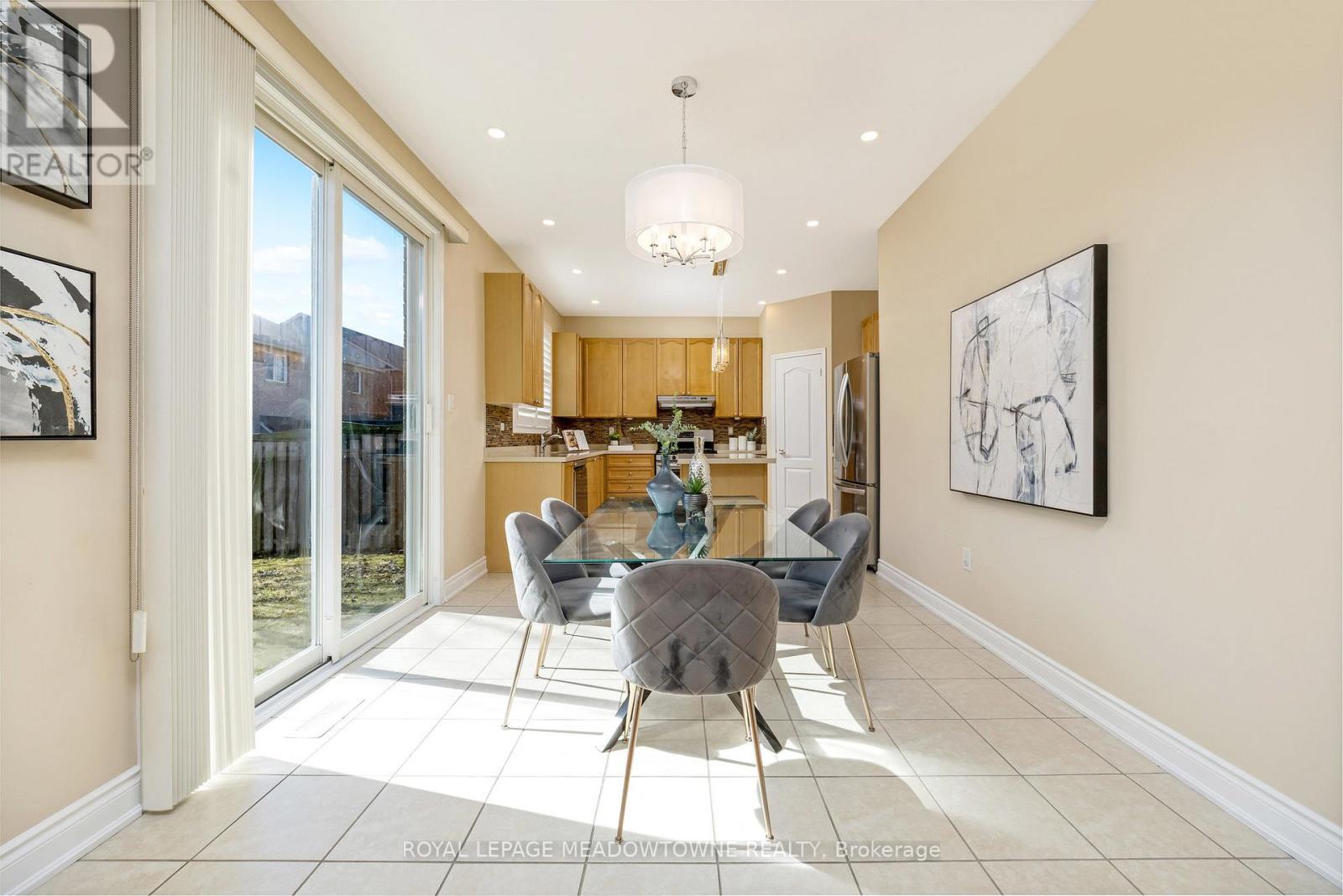 












304 TONELLI LANE

,
Milton,




Ontario
L9T0N8

