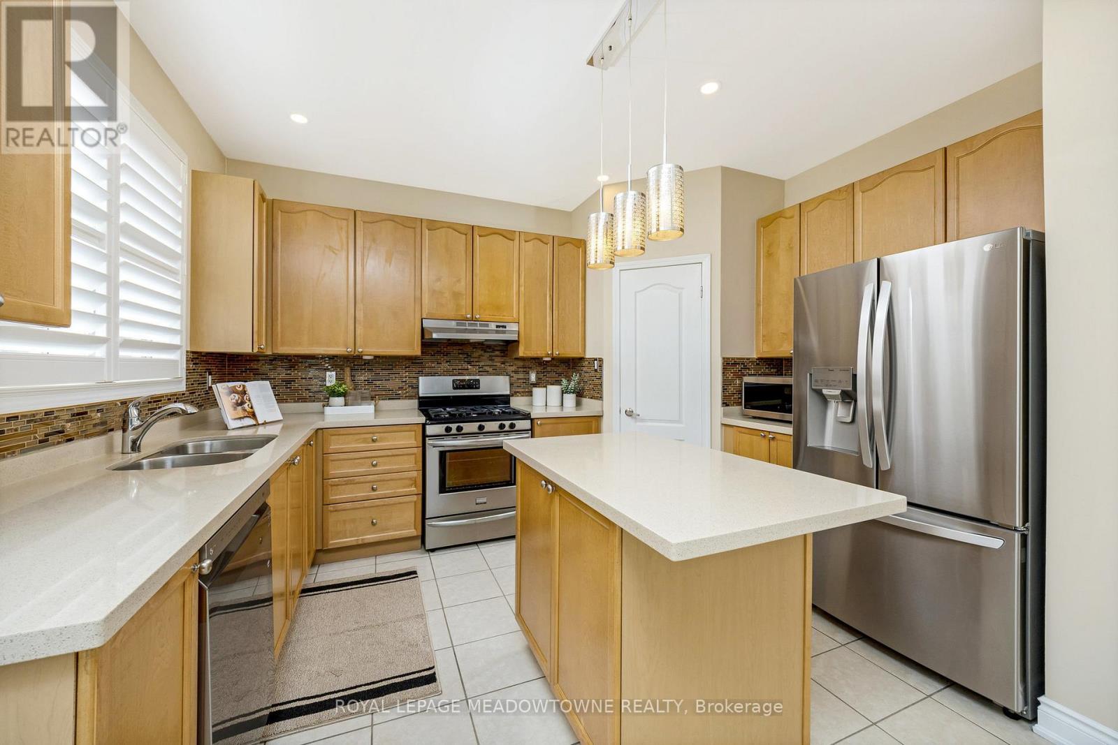 












304 TONELLI LANE

,
Milton,




Ontario
L9T0N8

