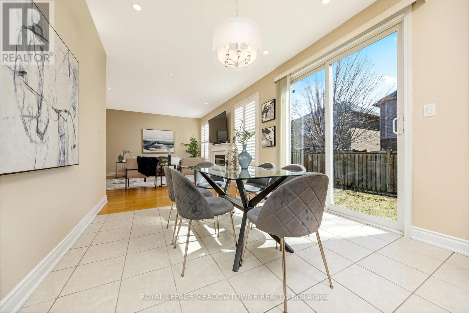 












304 TONELLI LANE

,
Milton,




Ontario
L9T0N8


