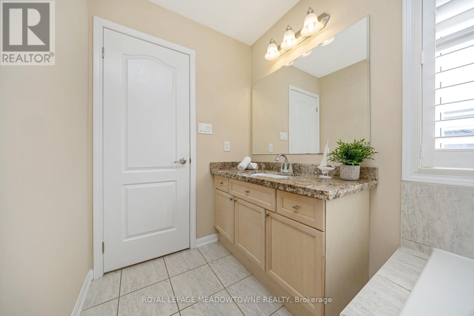












304 TONELLI LANE

,
Milton,




Ontario
L9T0N8

