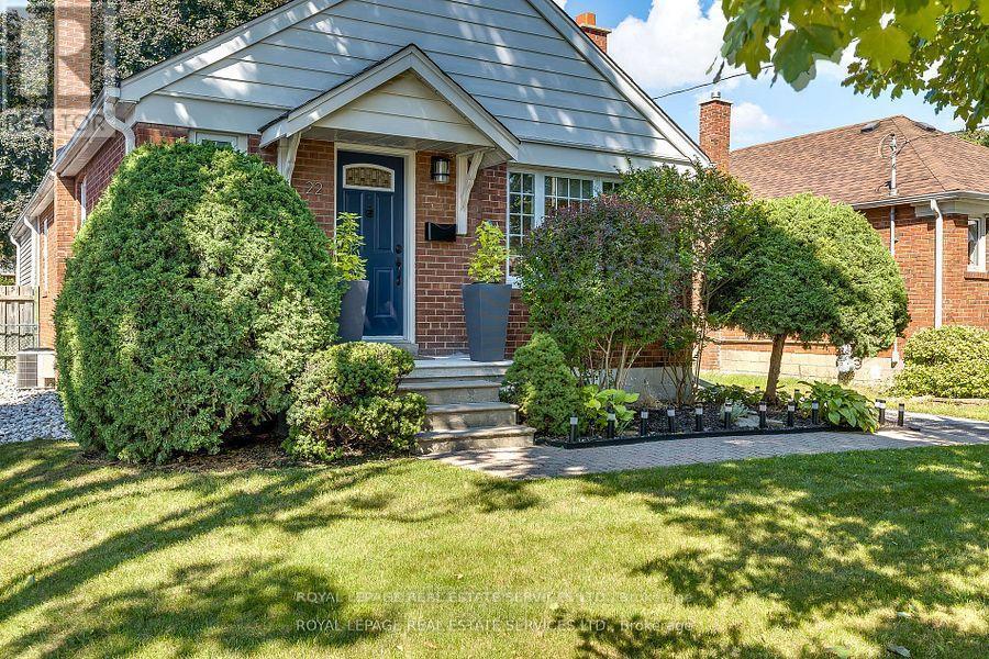 












22 EDGECROFT ROAD

,
Toronto,




Ontario
M8Z2B6

