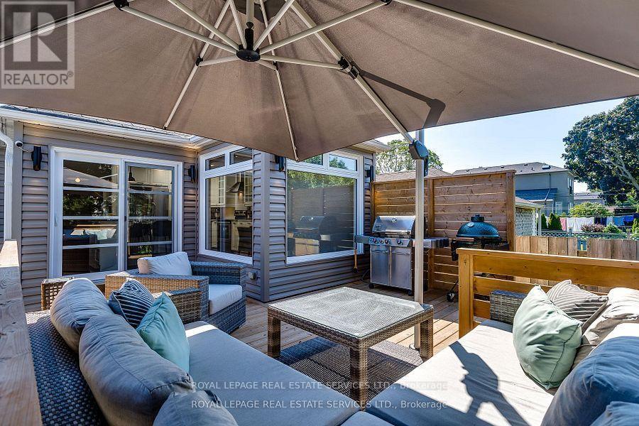 












22 EDGECROFT ROAD

,
Toronto,




Ontario
M8Z2B6

