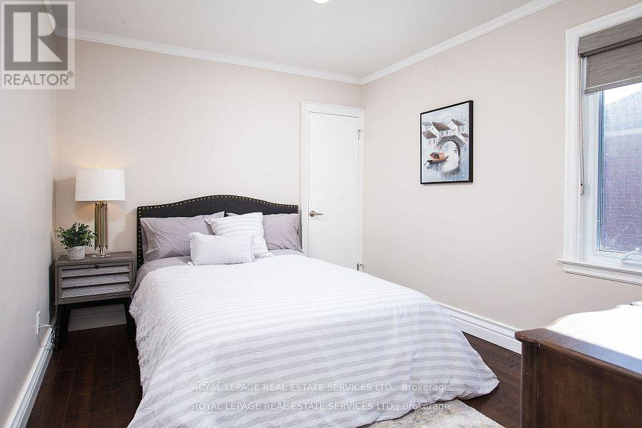 












22 EDGECROFT ROAD

,
Toronto,




Ontario
M8Z2B6

