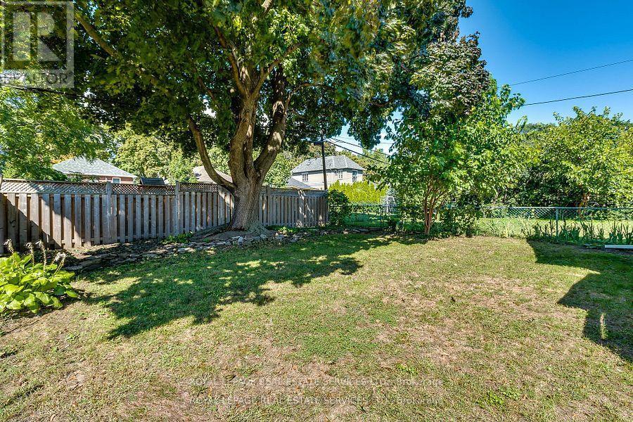 












22 EDGECROFT ROAD

,
Toronto,




Ontario
M8Z2B6

