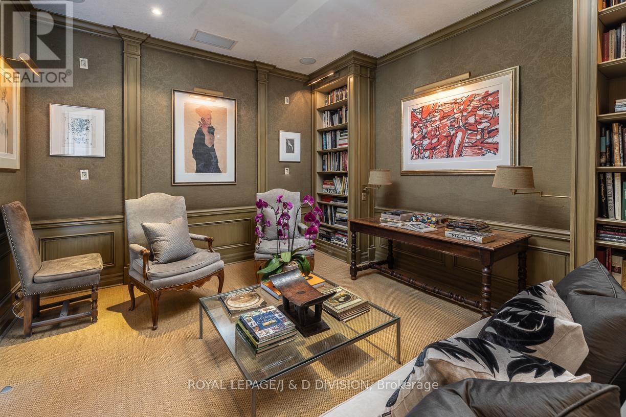 












2004 - 20 AVOCA AVENUE

,
Toronto,




Ontario
M4T2B8

