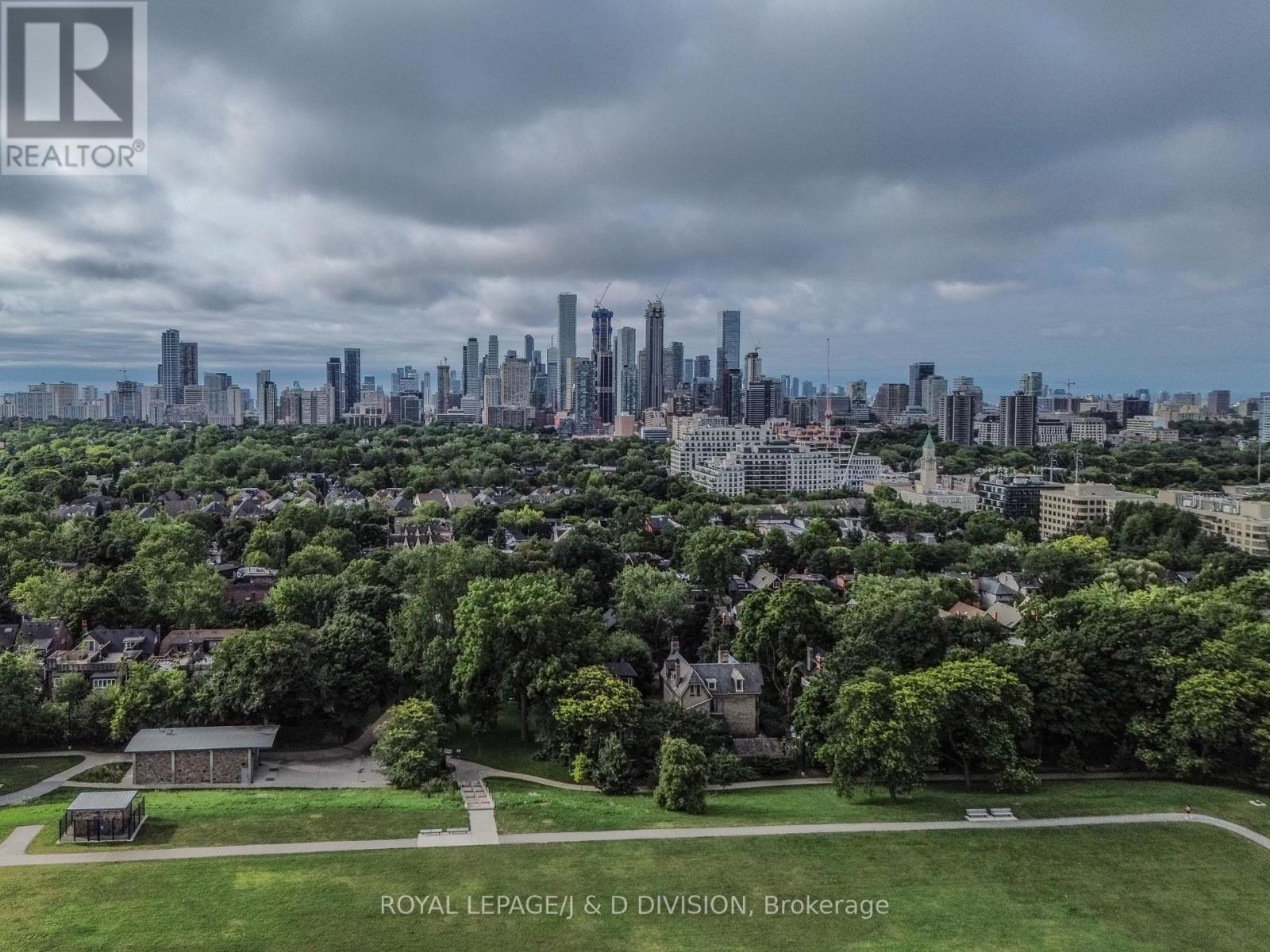 












2004 - 20 AVOCA AVENUE

,
Toronto,




Ontario
M4T2B8

