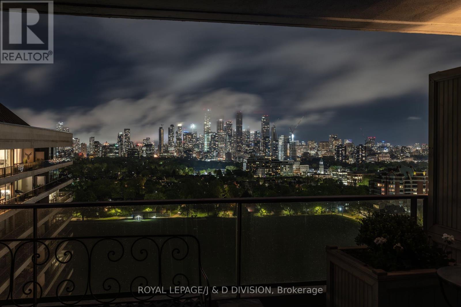 












2004 - 20 AVOCA AVENUE

,
Toronto,




Ontario
M4T2B8

