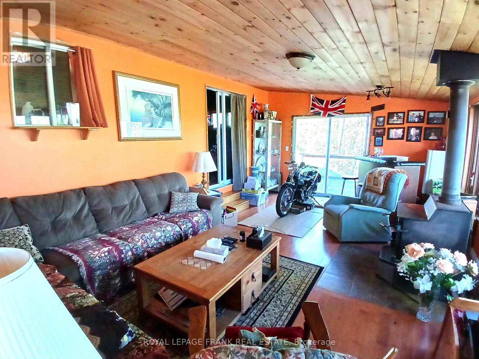 












260 JAMES STREET

,
Marmora and Lake (Marmora Ward),




Ontario
K0K2M0

