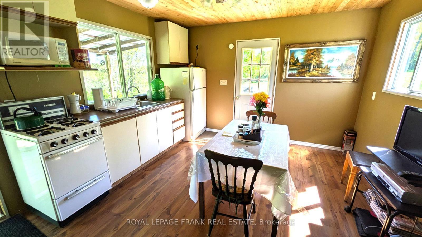 












260 JAMES STREET

,
Marmora and Lake (Marmora Ward),




Ontario
K0K2M0

