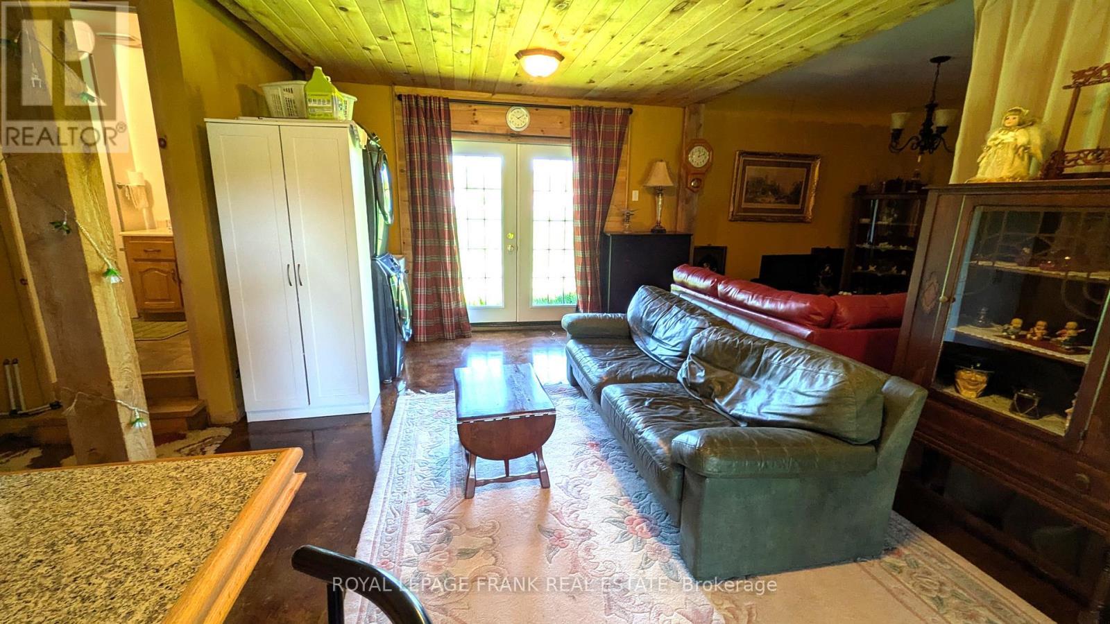 












260 JAMES STREET

,
Marmora and Lake (Marmora Ward),




Ontario
K0K2M0

