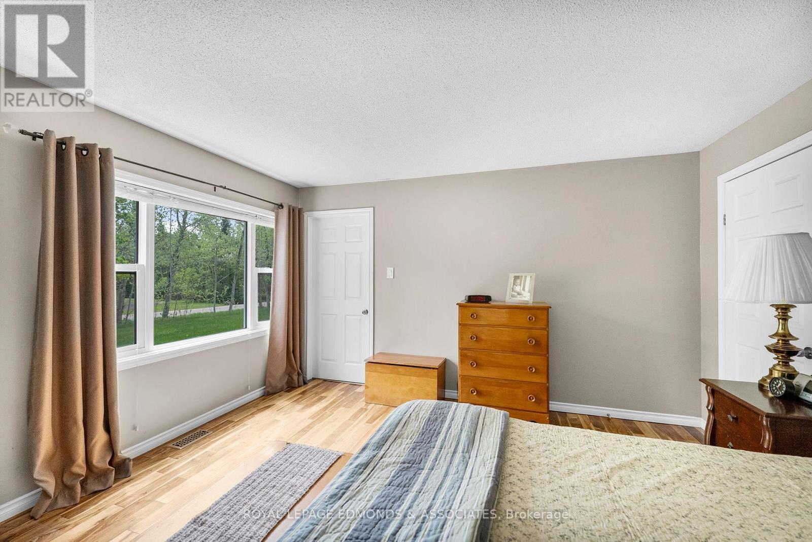 












23 EILEEN STREET

,
Laurentian Valley,




Ontario
K8A6W2

