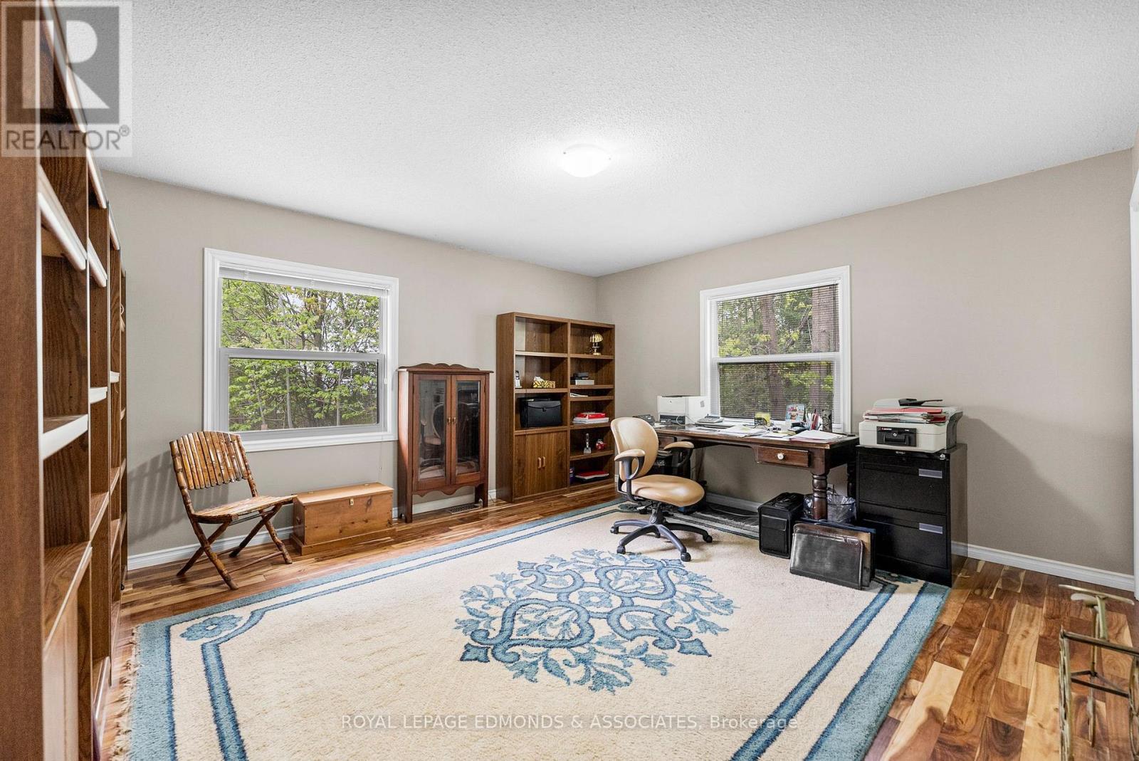 












23 EILEEN STREET

,
Laurentian Valley,




Ontario
K8A6W2

