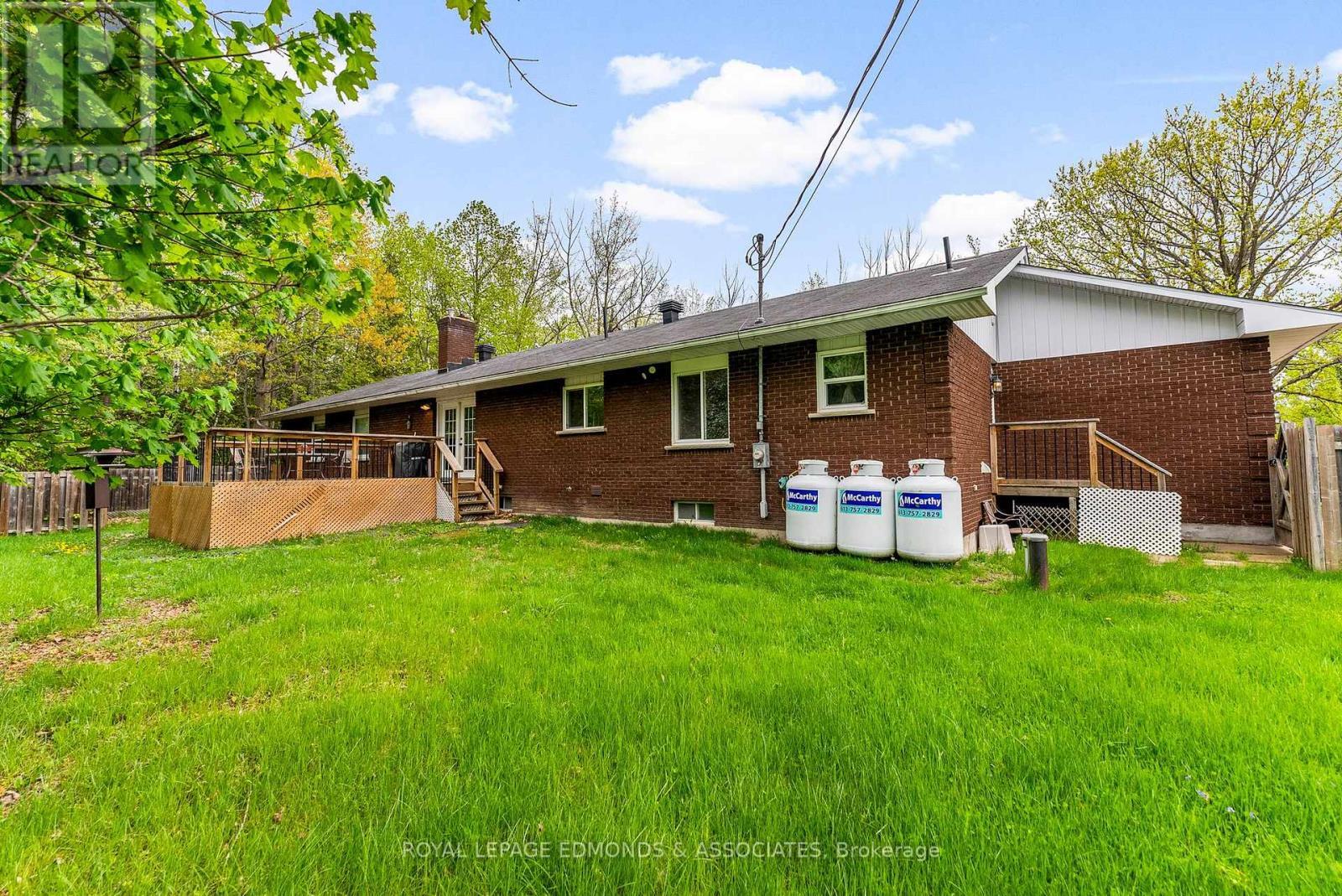 












23 EILEEN STREET

,
Laurentian Valley,




Ontario
K8A6W2

