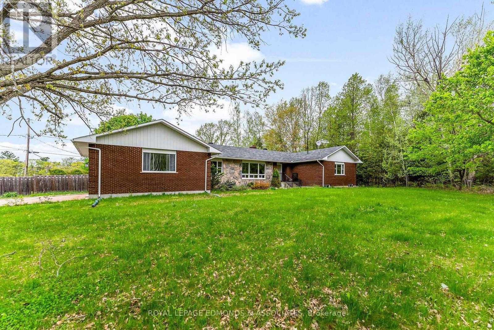 












23 EILEEN STREET

,
Laurentian Valley,




Ontario
K8A6W2

