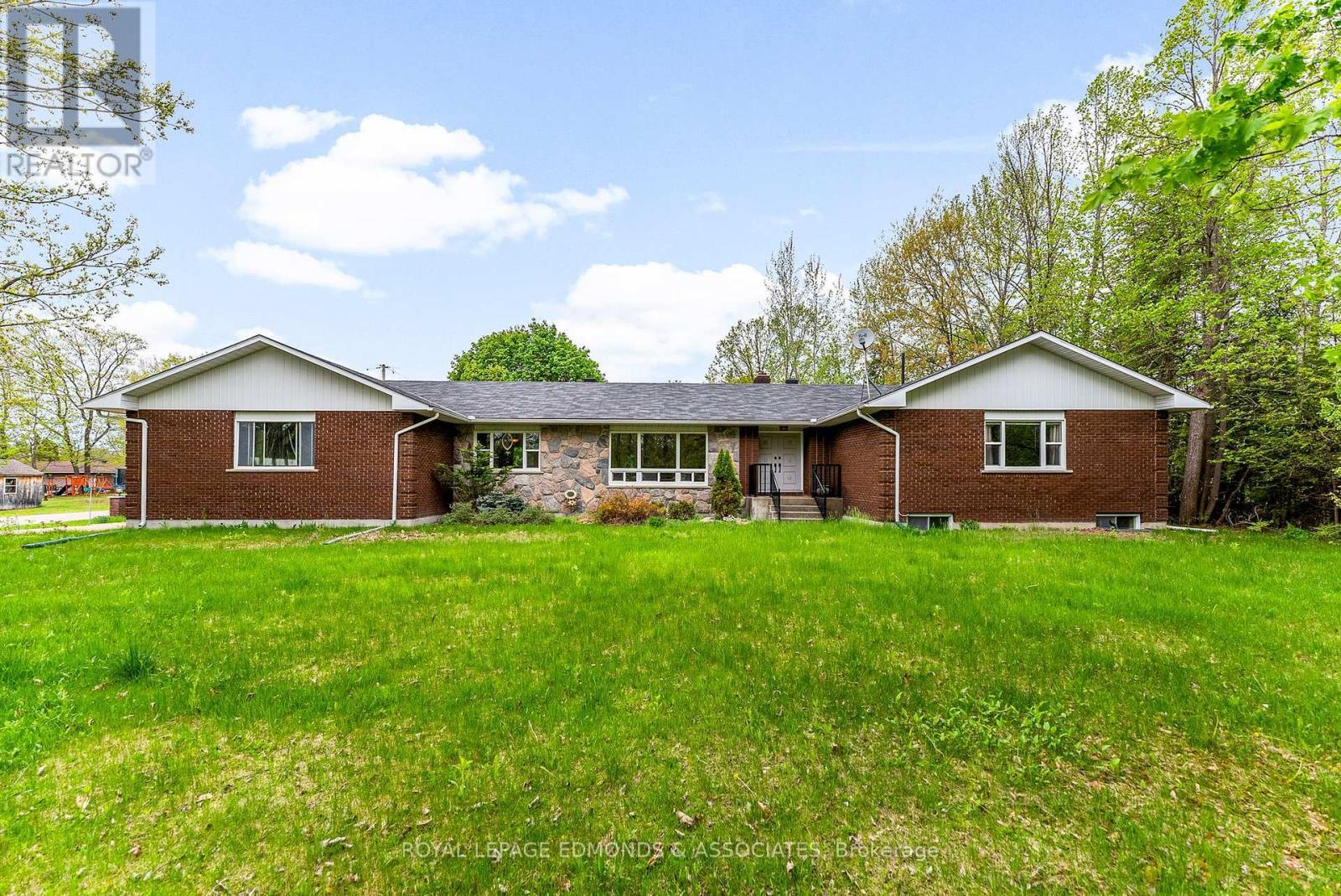 












23 EILEEN STREET

,
Laurentian Valley,




Ontario
K8A6W2

