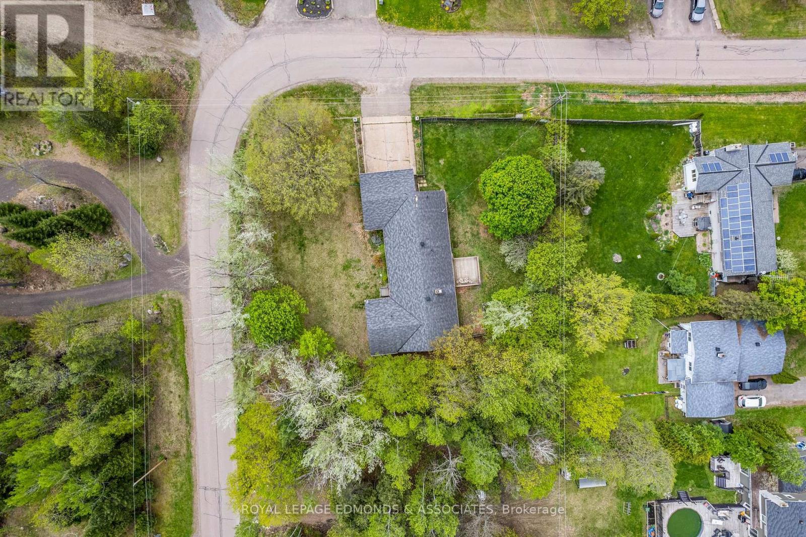 












23 EILEEN STREET

,
Laurentian Valley,




Ontario
K8A6W2


