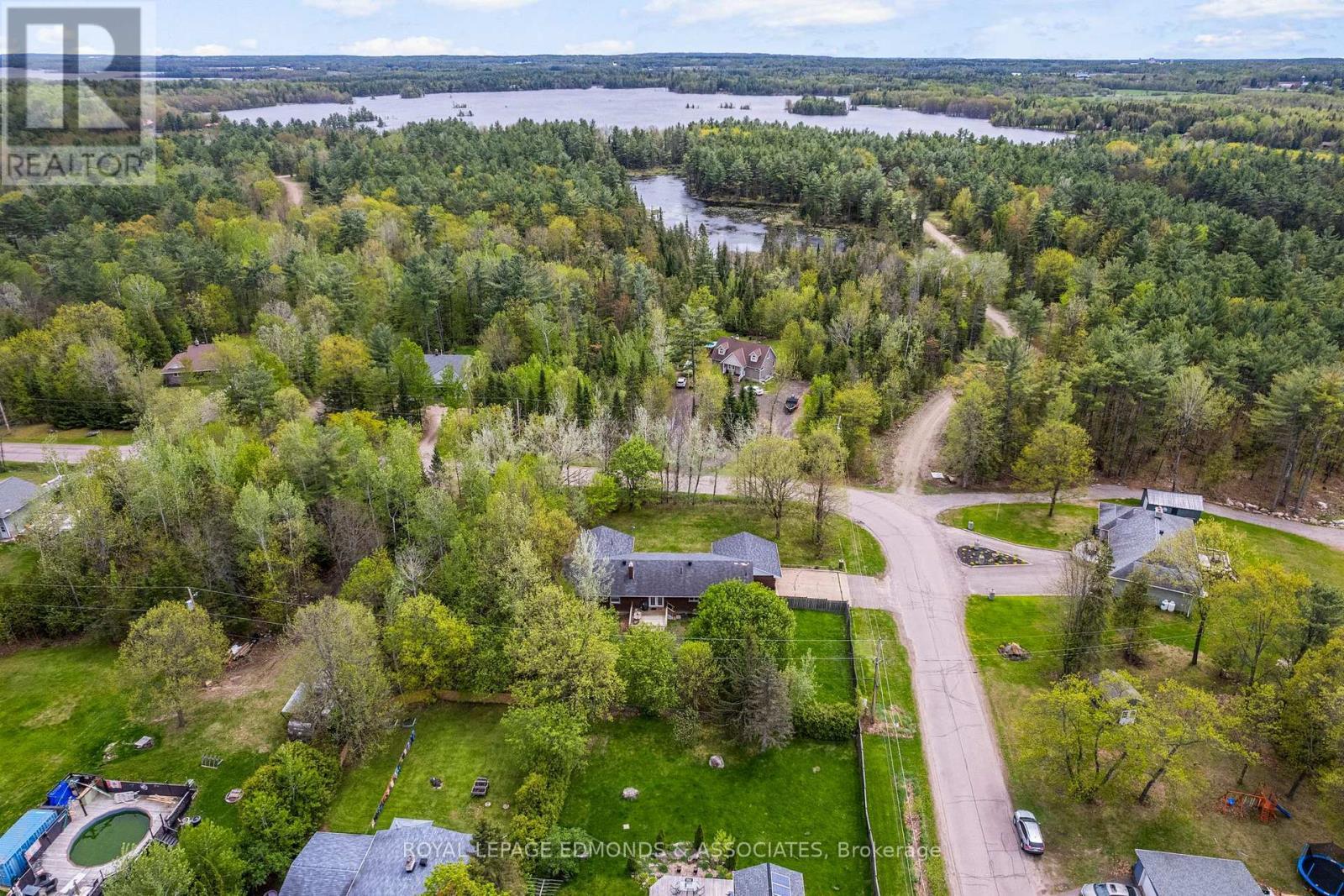 












23 EILEEN STREET

,
Laurentian Valley,




Ontario
K8A6W2

