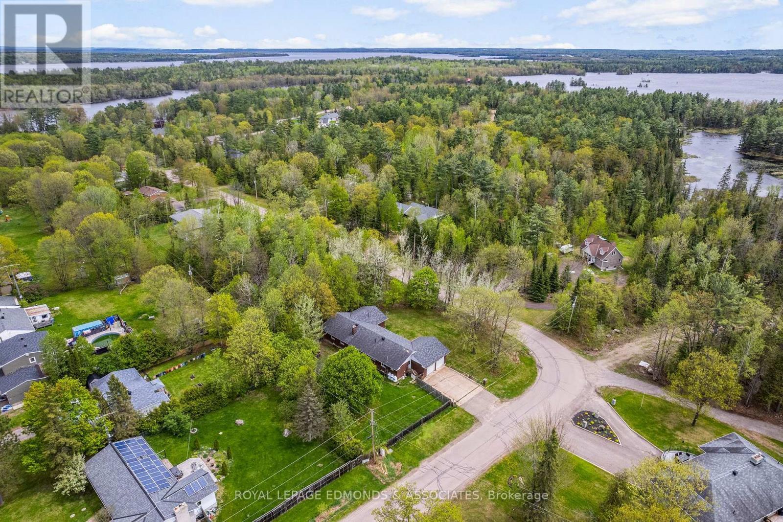












23 EILEEN STREET

,
Laurentian Valley,




Ontario
K8A6W2

