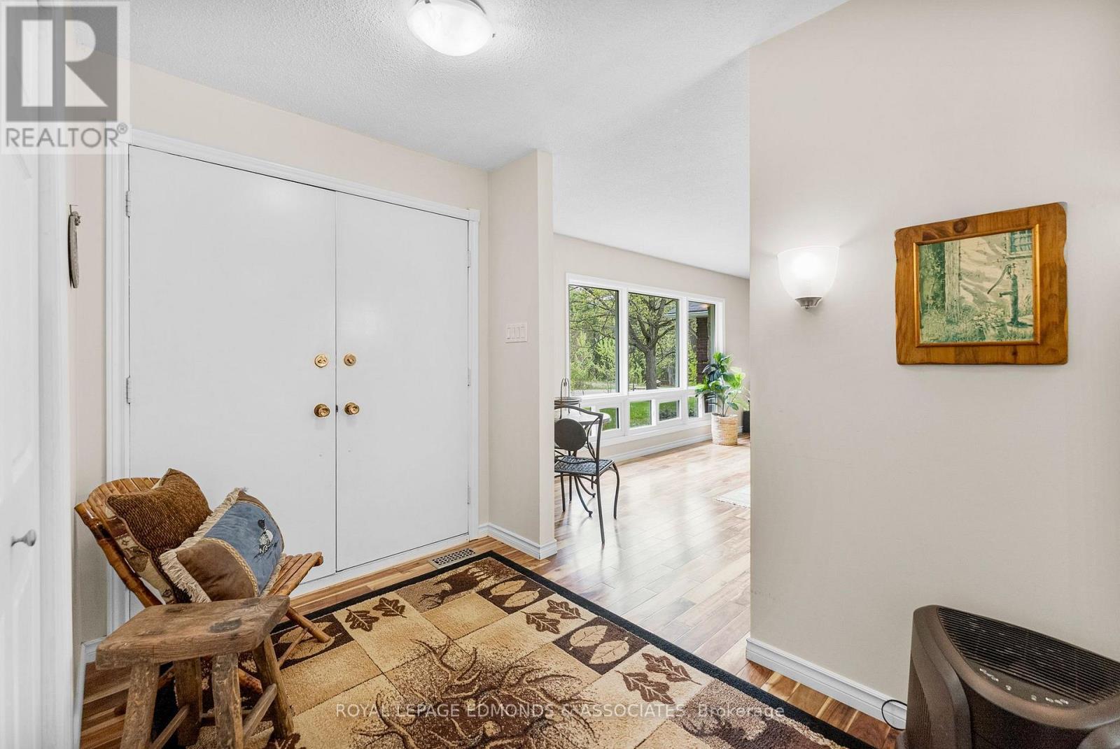 












23 EILEEN STREET

,
Laurentian Valley,




Ontario
K8A6W2

