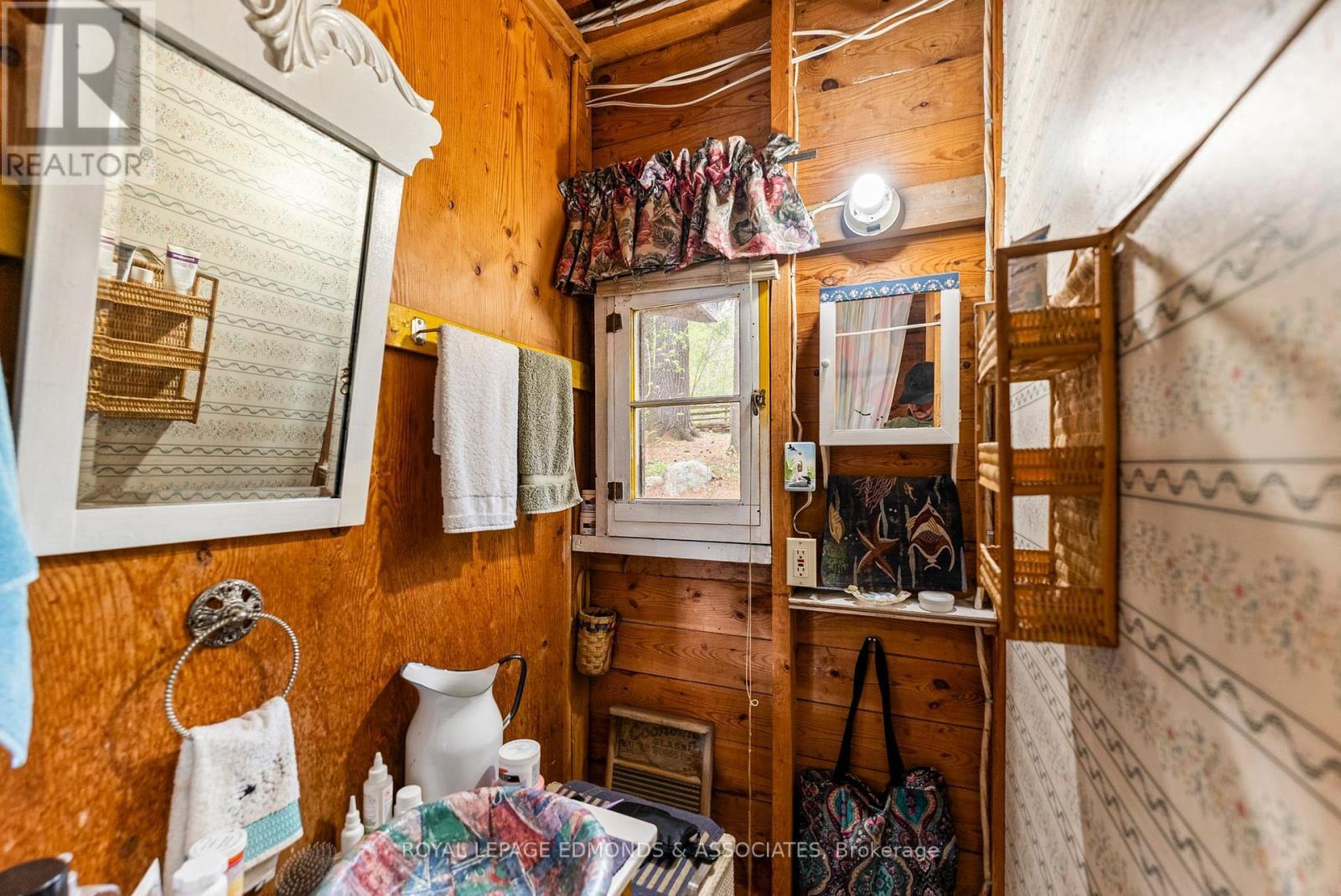 












769 ROCK POINT LANE

,
Killaloe, Hagarty and Richards,




Ontario
K0J2A0

