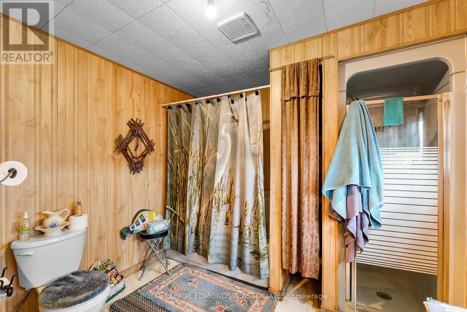 












769 ROCK POINT LANE

,
Killaloe, Hagarty and Richards,




Ontario
K0J2A0

