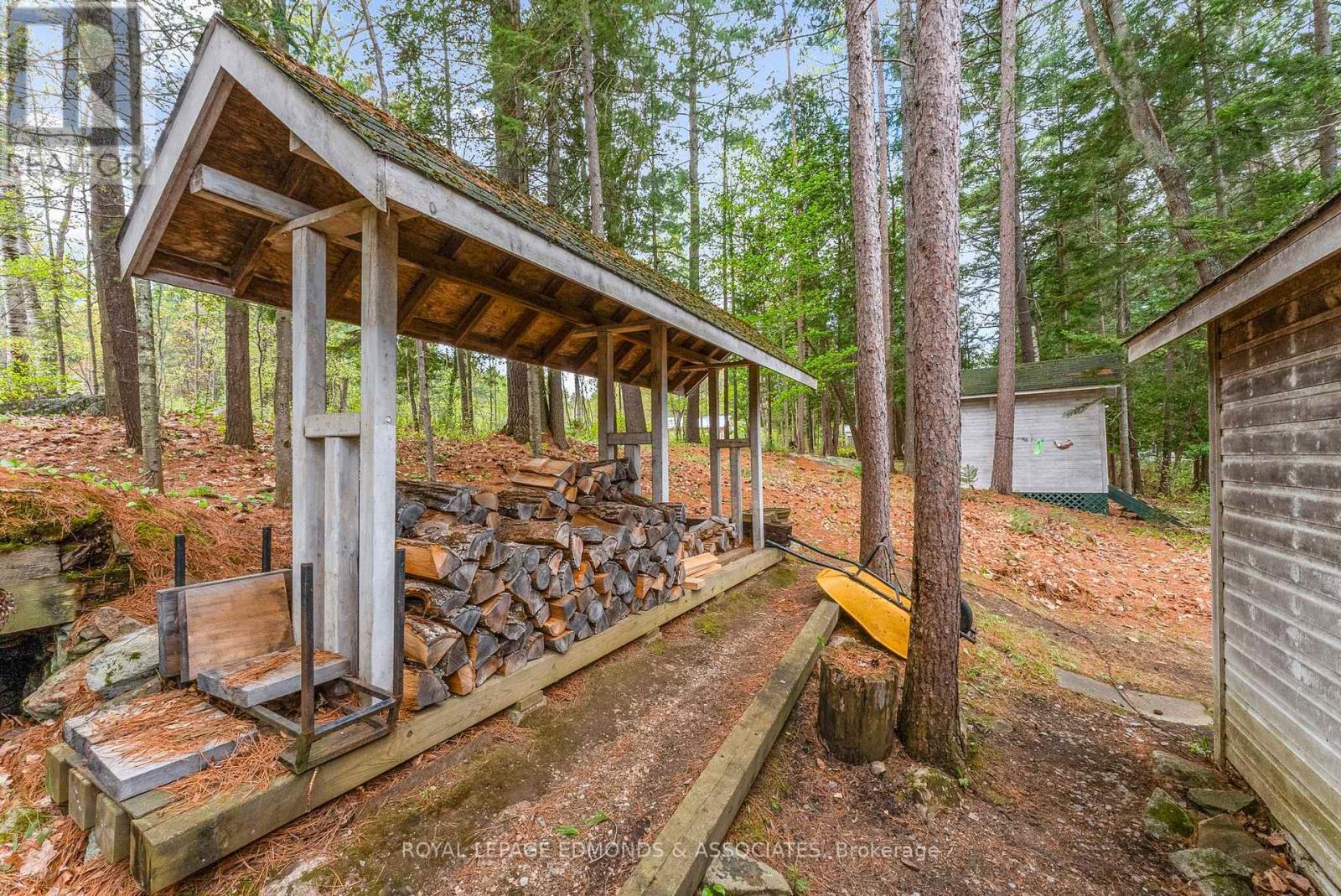 












769 ROCK POINT LANE

,
Killaloe, Hagarty and Richards,




Ontario
K0J2A0

