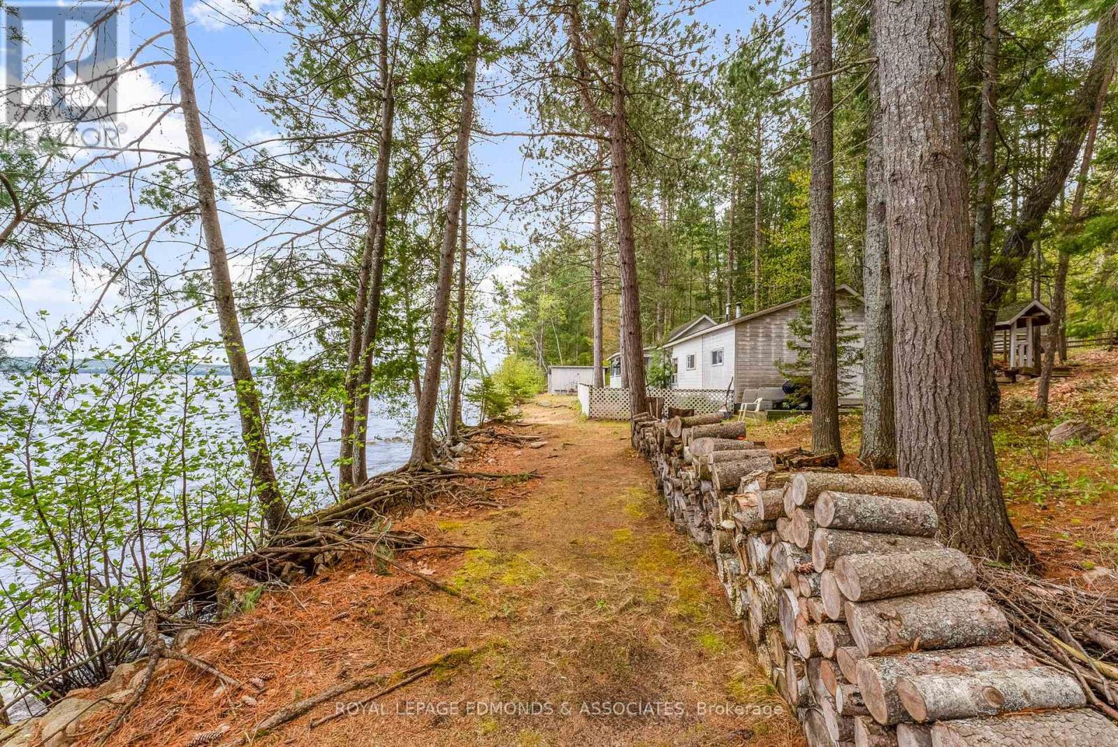 












769 ROCK POINT LANE

,
Killaloe, Hagarty and Richards,




Ontario
K0J2A0

