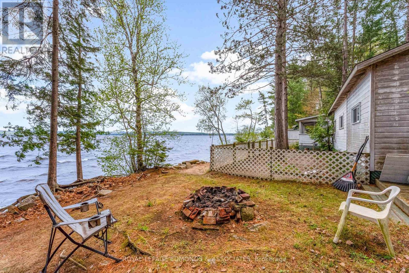 












769 ROCK POINT LANE

,
Killaloe, Hagarty and Richards,




Ontario
K0J2A0


