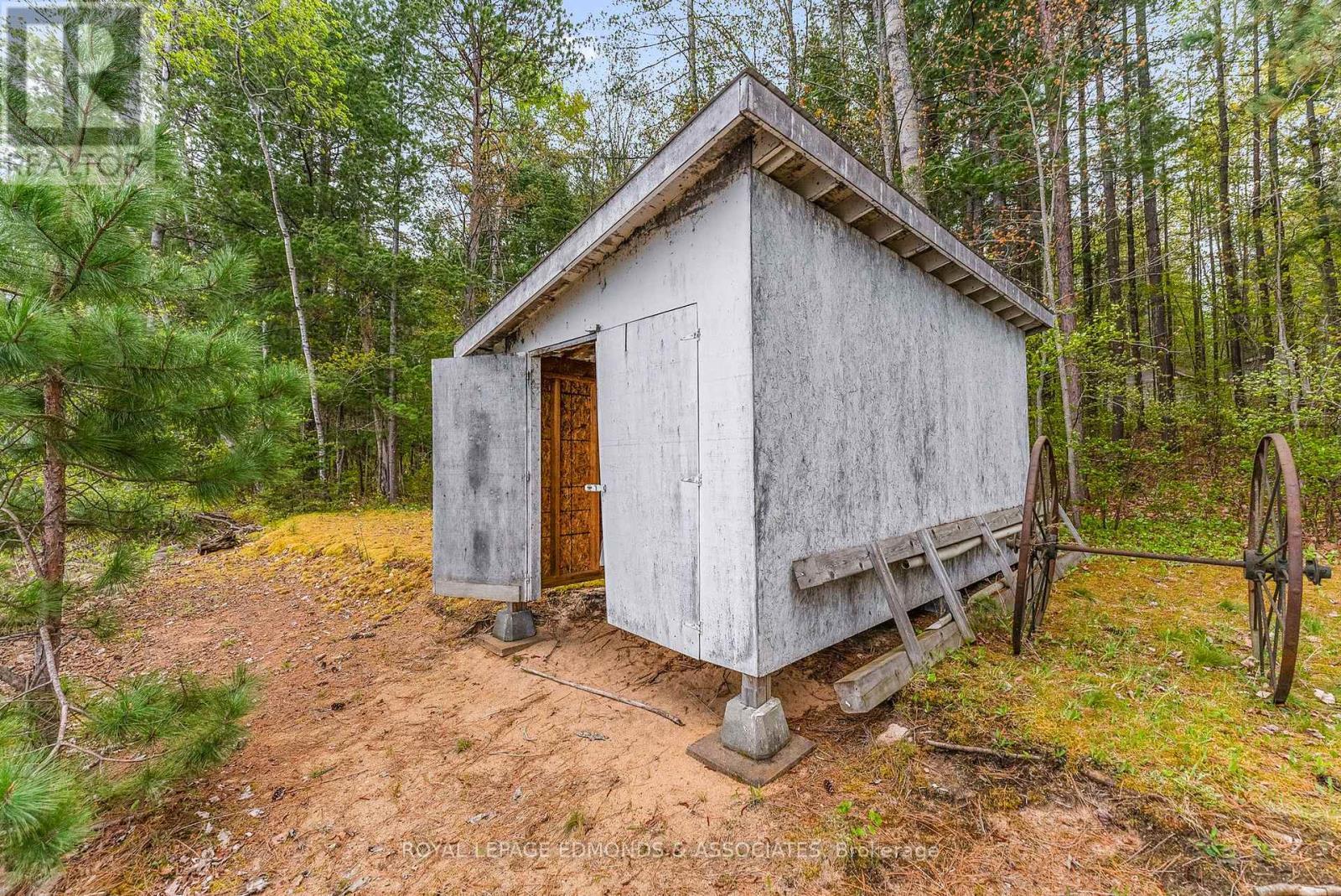 












769 ROCK POINT LANE

,
Killaloe, Hagarty and Richards,




Ontario
K0J2A0

