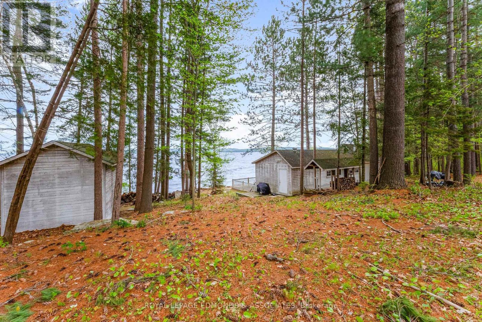 












769 ROCK POINT LANE

,
Killaloe, Hagarty and Richards,




Ontario
K0J2A0

