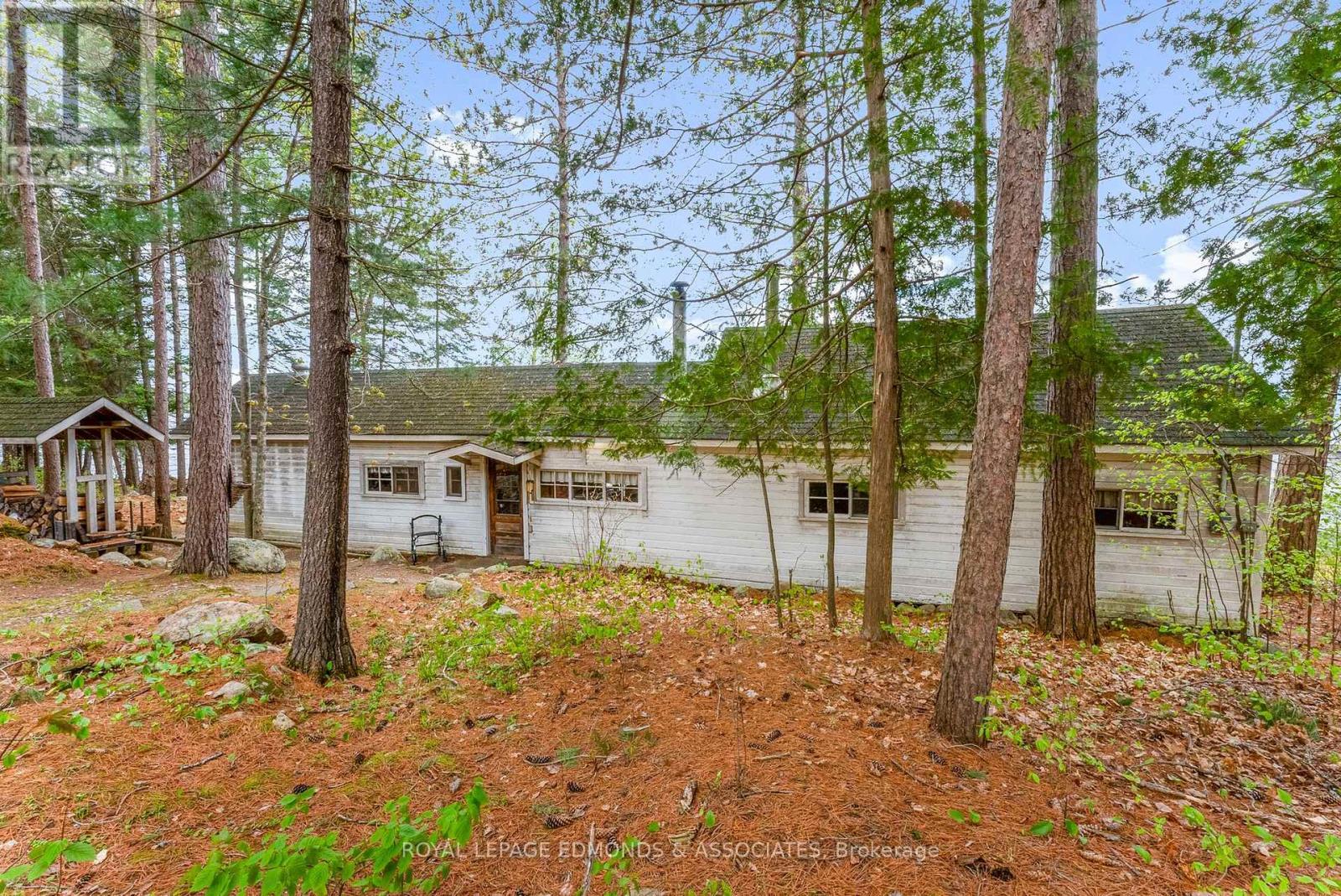 












769 ROCK POINT LANE

,
Killaloe, Hagarty and Richards,




Ontario
K0J2A0

