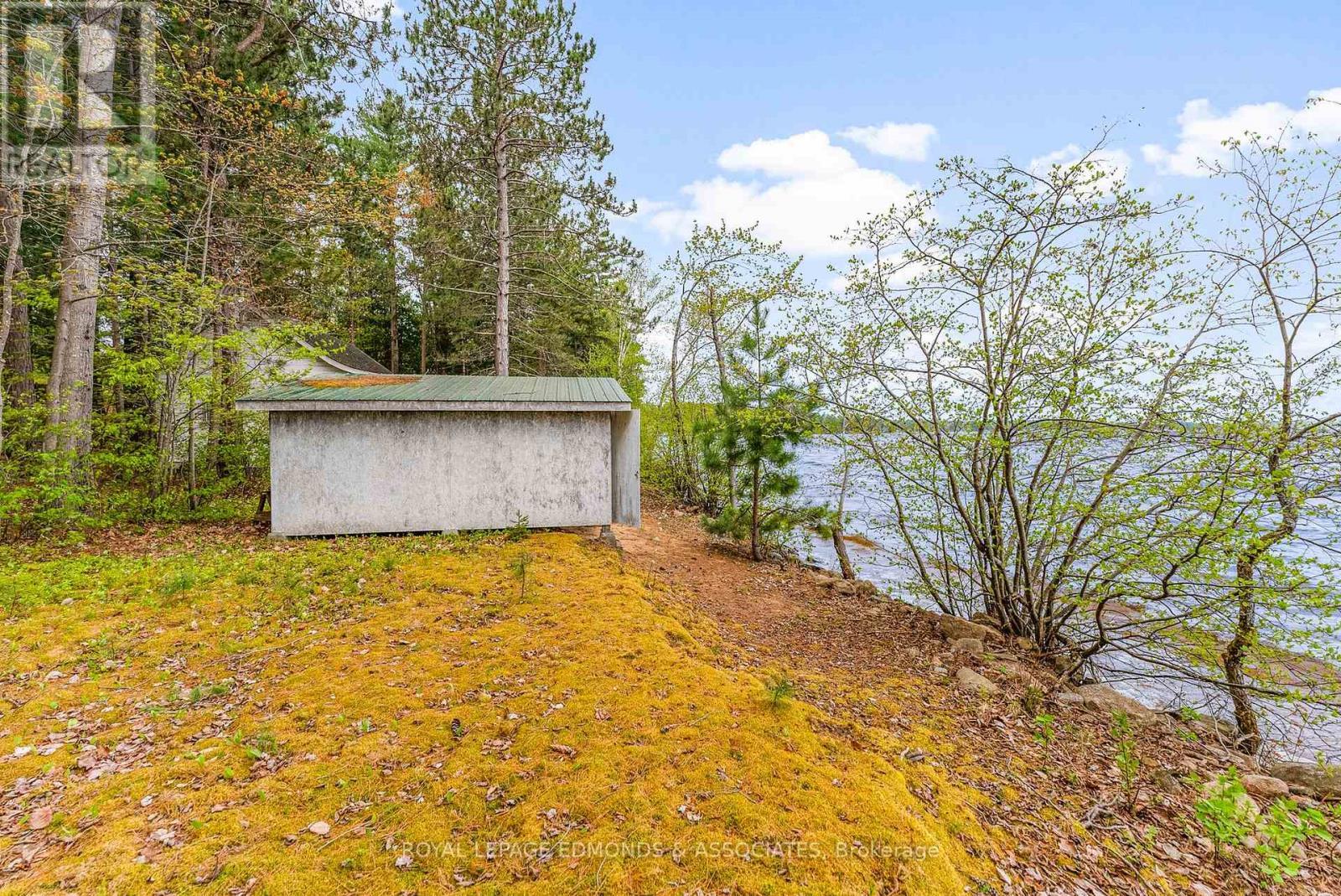












769 ROCK POINT LANE

,
Killaloe, Hagarty and Richards,




Ontario
K0J2A0

