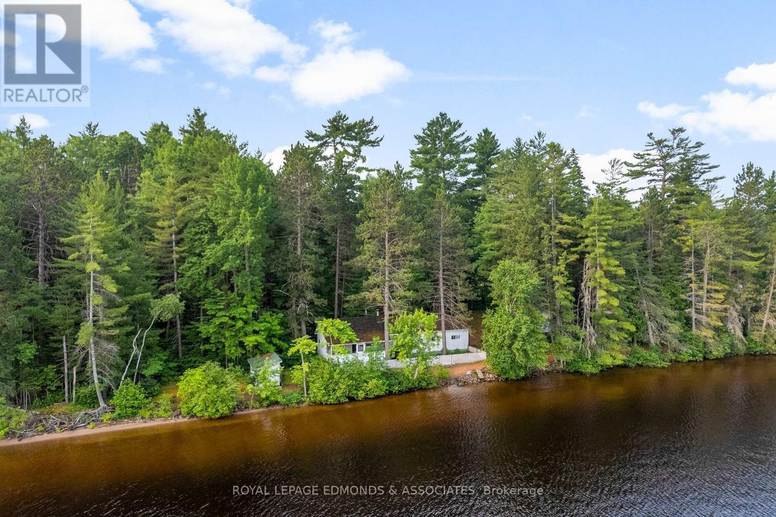 












769 ROCK POINT LANE

,
Killaloe, Hagarty and Richards,




Ontario
K0J2A0

