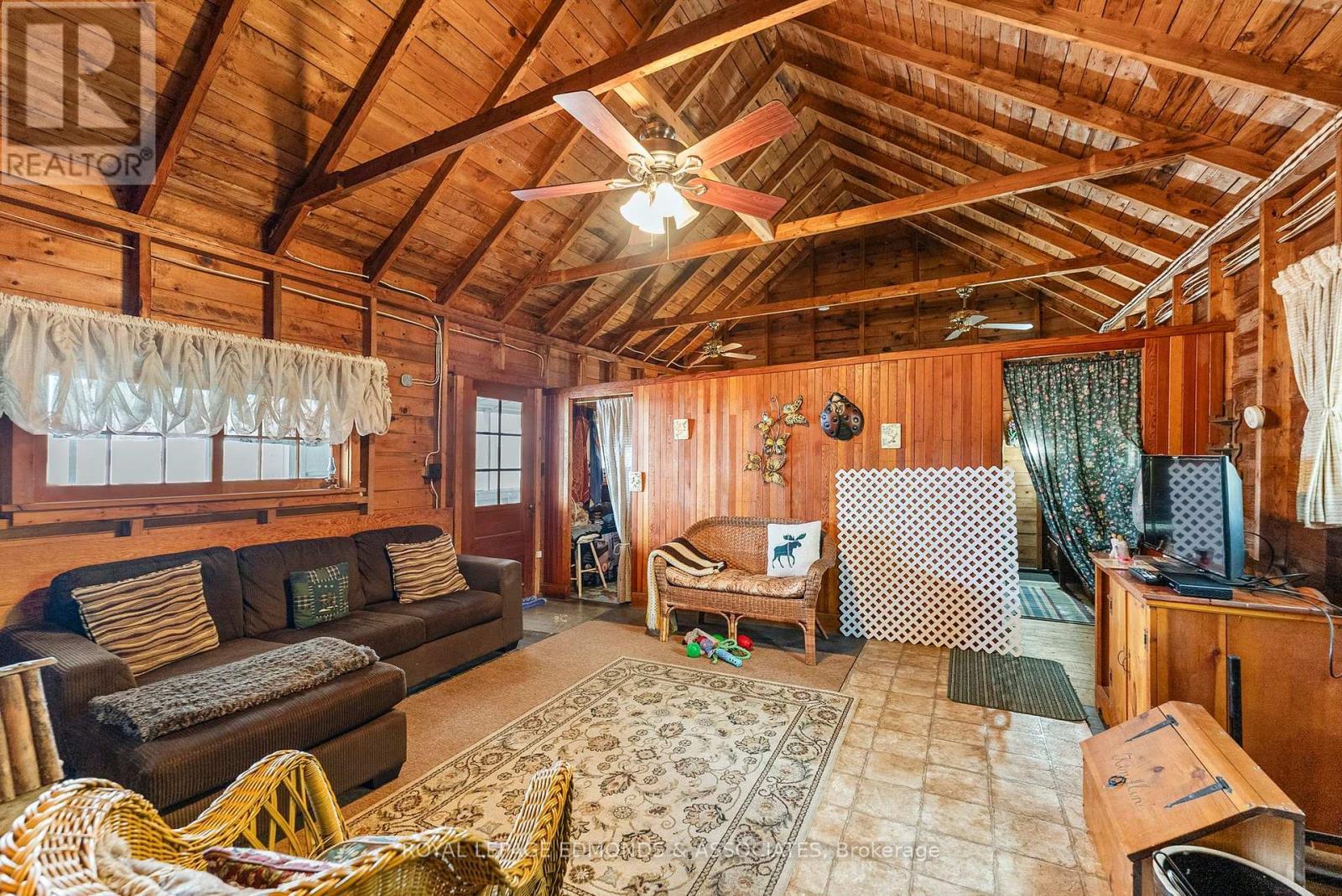 












769 ROCK POINT LANE

,
Killaloe, Hagarty and Richards,




Ontario
K0J2A0

