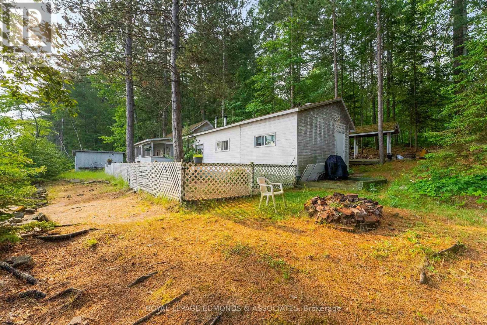 












769 ROCK POINT LANE

,
Killaloe, Hagarty and Richards,




Ontario
K0J2A0


