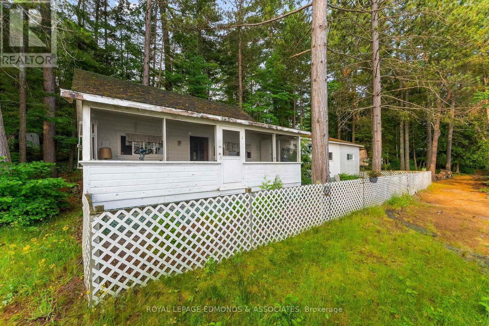 












769 ROCK POINT LANE

,
Killaloe, Hagarty and Richards,




Ontario
K0J2A0

