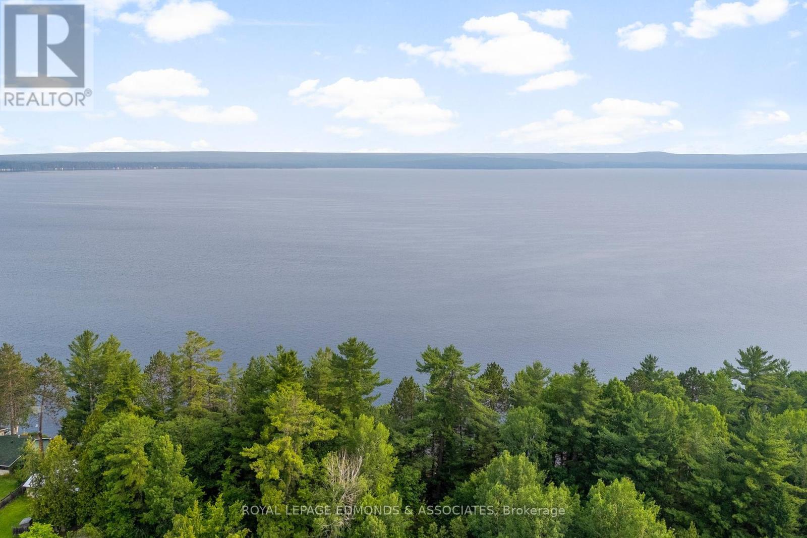 












769 ROCK POINT LANE

,
Killaloe, Hagarty and Richards,




Ontario
K0J2A0

