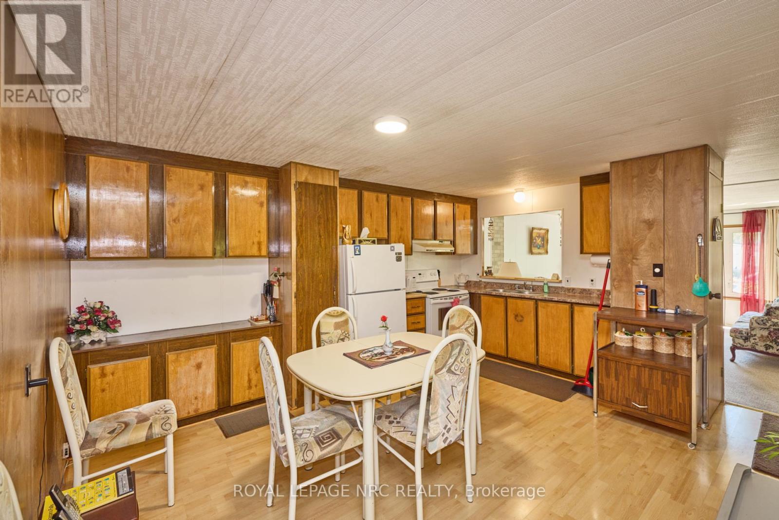 












240 - 23 FOUR MILE CREEK ROAD

,
Niagara-on-the-Lake (St. Davids),




Ontario
L0S1J1

