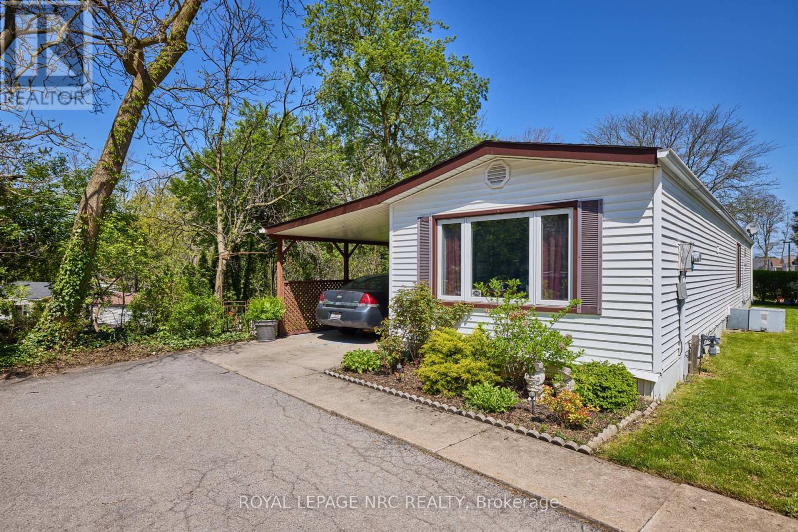 












240 - 23 FOUR MILE CREEK ROAD

,
Niagara-on-the-Lake (St. Davids),




Ontario
L0S1J1

