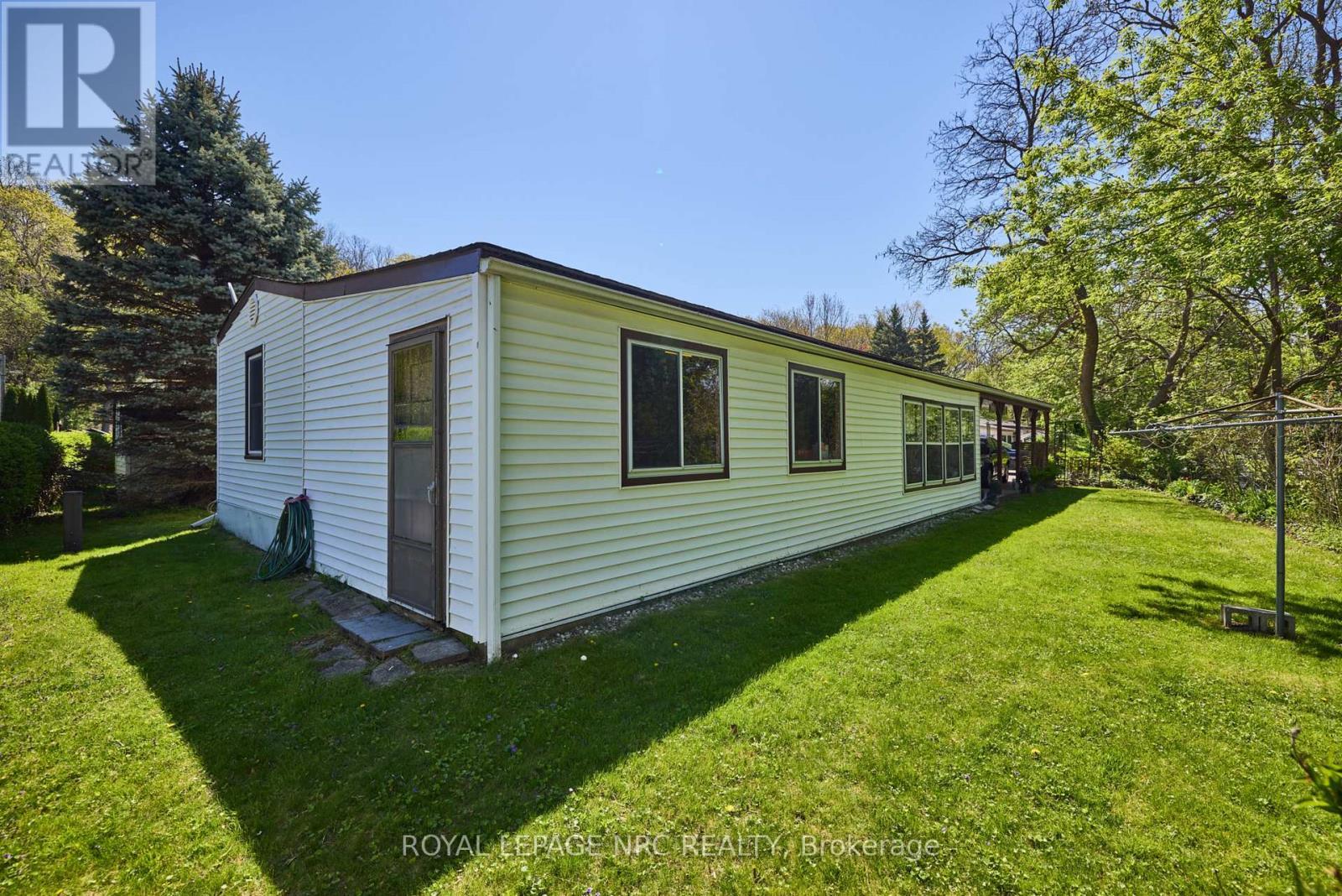 












240 - 23 FOUR MILE CREEK ROAD

,
Niagara-on-the-Lake (St. Davids),




Ontario
L0S1J1

