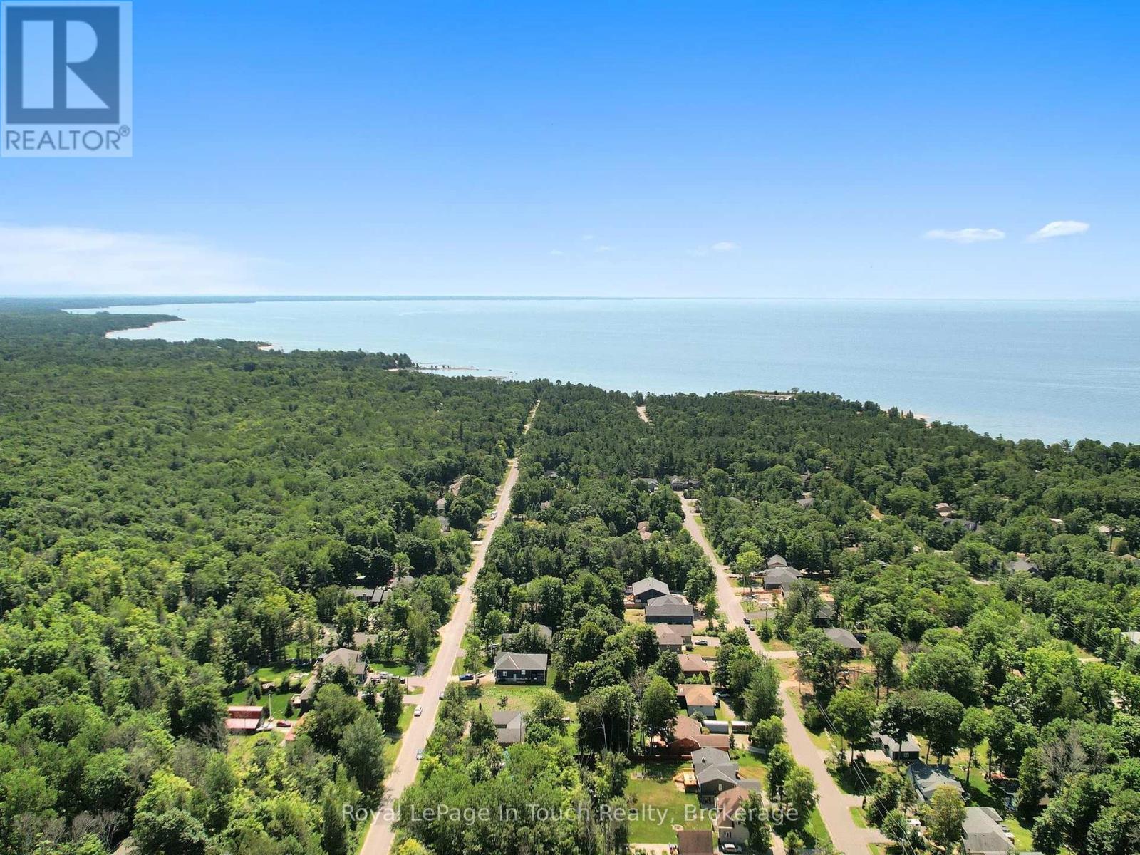 












122 TROUT LANE

,
Tiny,




Ontario
L9M0J1

