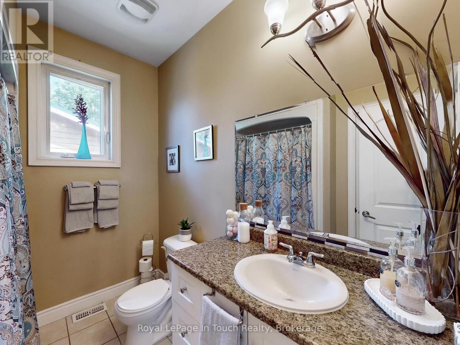 












122 TROUT LANE

,
Tiny,




Ontario
L9M0J1

