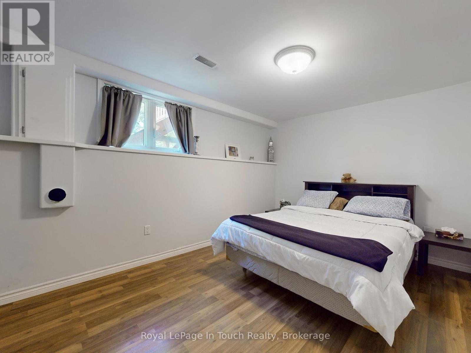 












122 TROUT LANE

,
Tiny,




Ontario
L9M0J1

