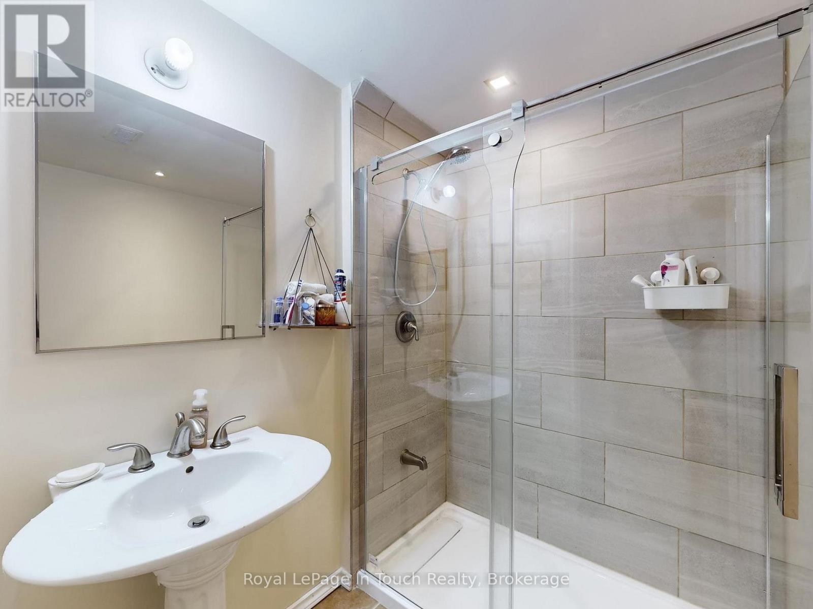 












122 TROUT LANE

,
Tiny,




Ontario
L9M0J1

