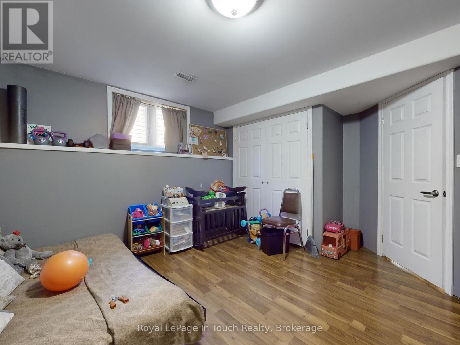 












122 TROUT LANE

,
Tiny,




Ontario
L9M0J1

