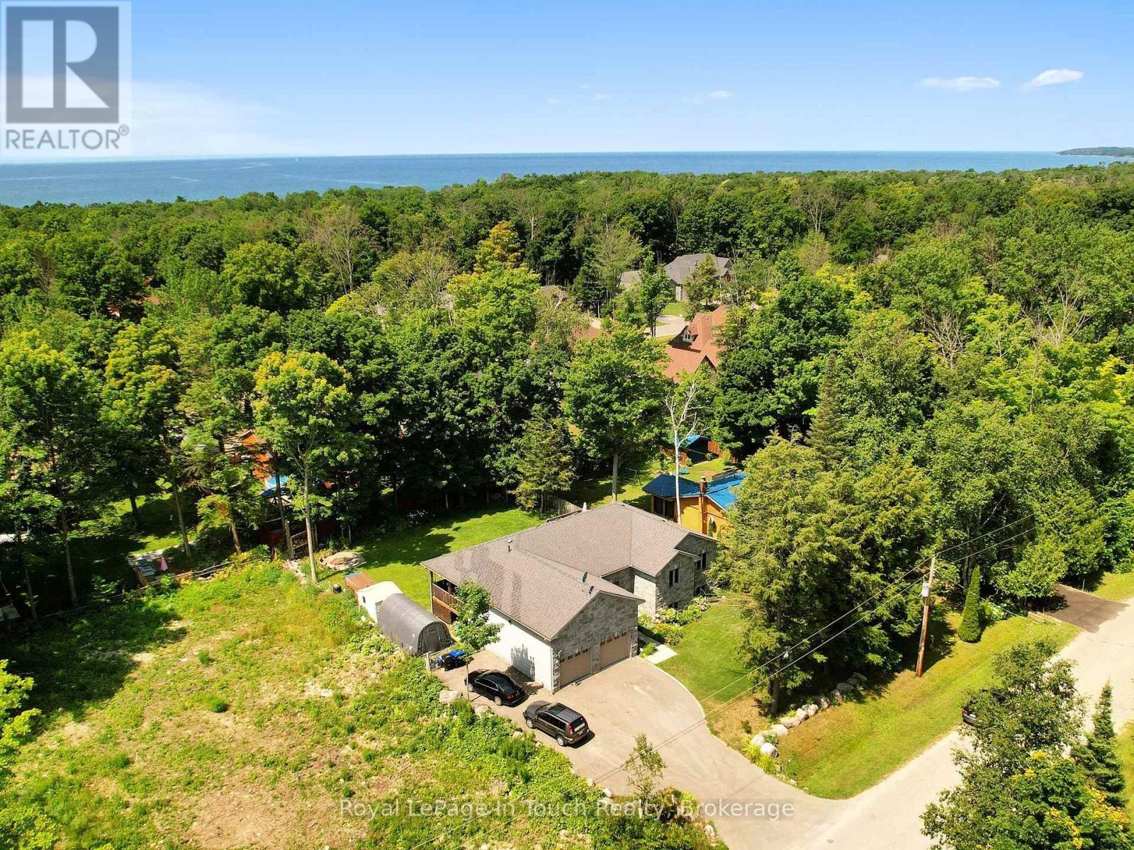 












122 TROUT LANE

,
Tiny,




Ontario
L9M0J1

